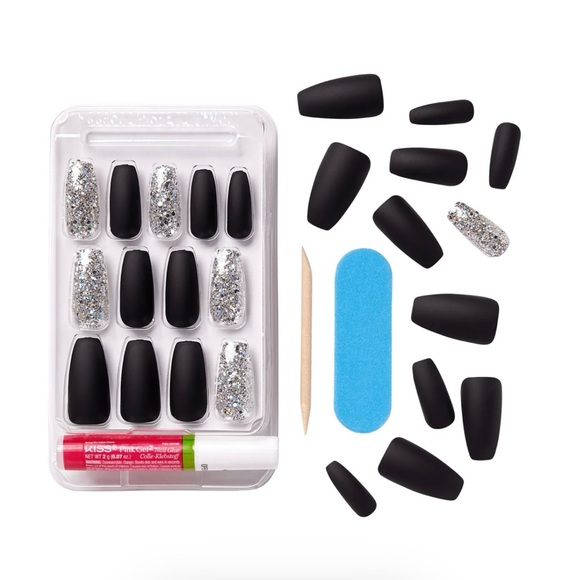 KISS Gel Fantasy Nails - Matte Black and Silver Glitter - Picture 3 of 4